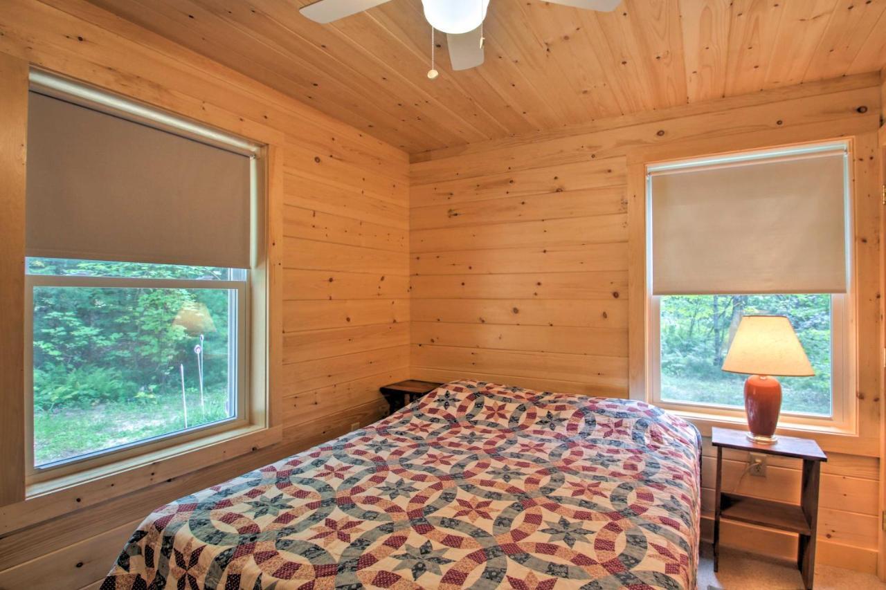 Family Cabin With Beach Access On Panther Pond Raymond Екстериор снимка